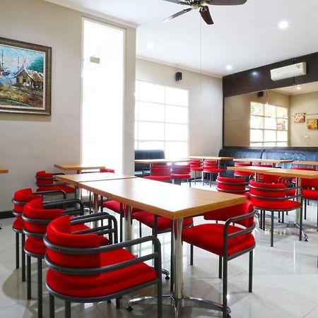 Chiaro Hotel Syariah Sidoarjo Buitenkant foto