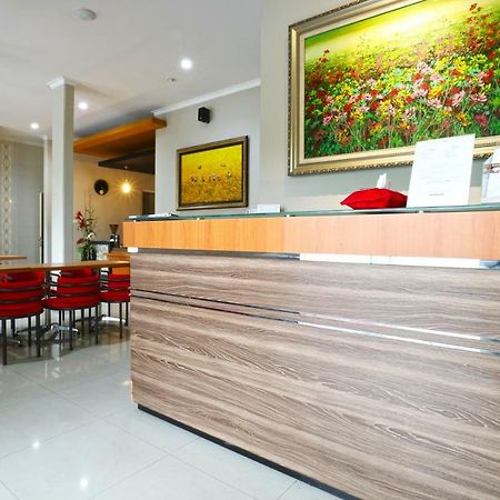 Chiaro Hotel Syariah Sidoarjo Buitenkant foto
