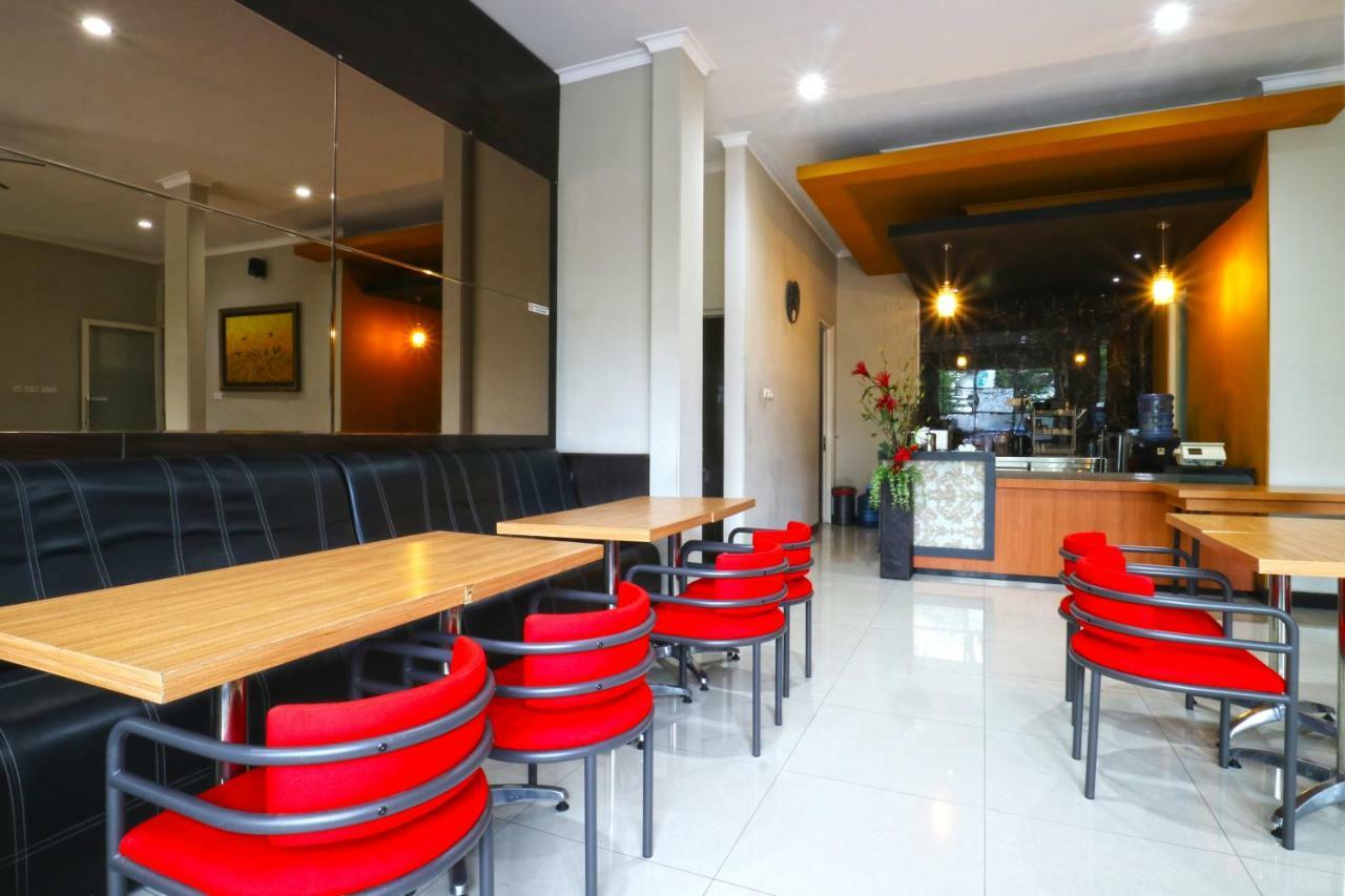 Chiaro Hotel Syariah Sidoarjo Buitenkant foto