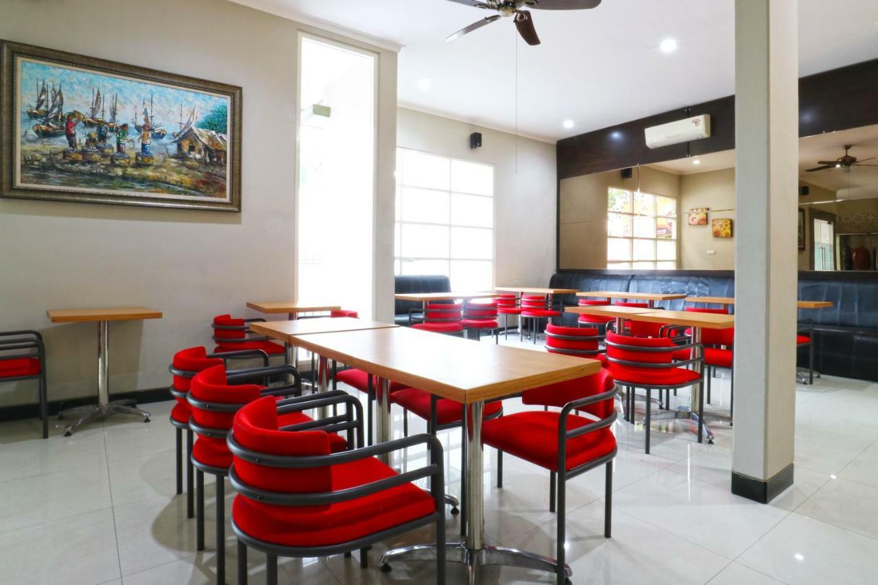 Chiaro Hotel Syariah Sidoarjo Buitenkant foto