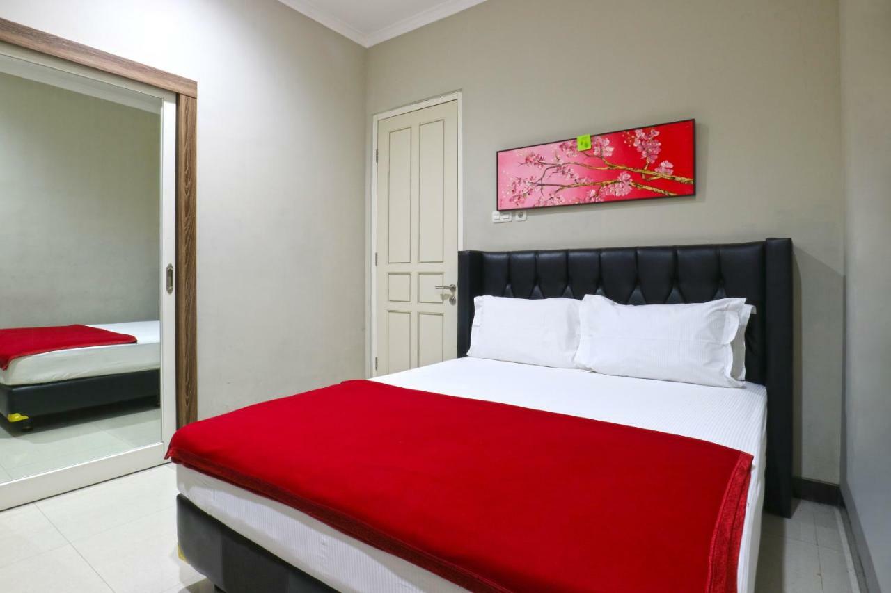 Chiaro Hotel Syariah Sidoarjo Buitenkant foto