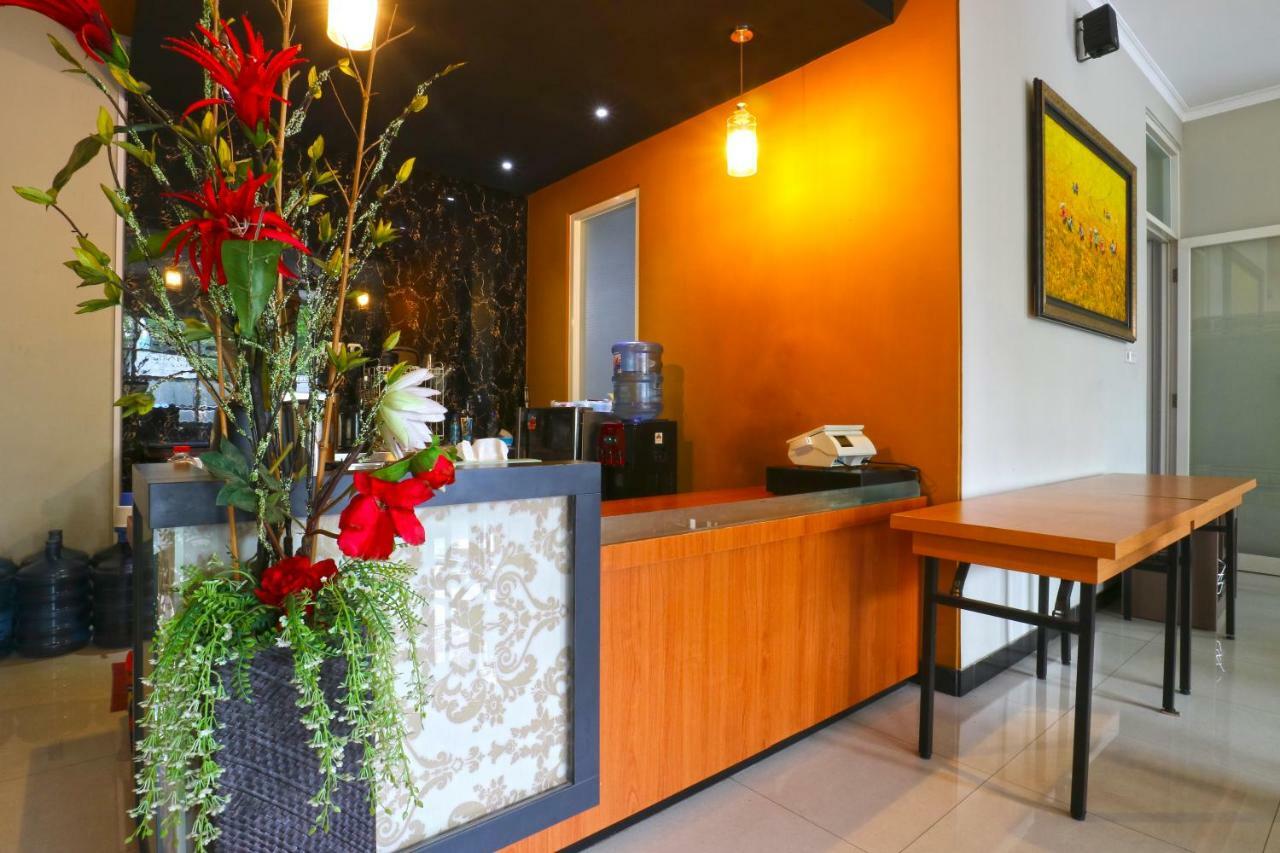 Chiaro Hotel Syariah Sidoarjo Buitenkant foto