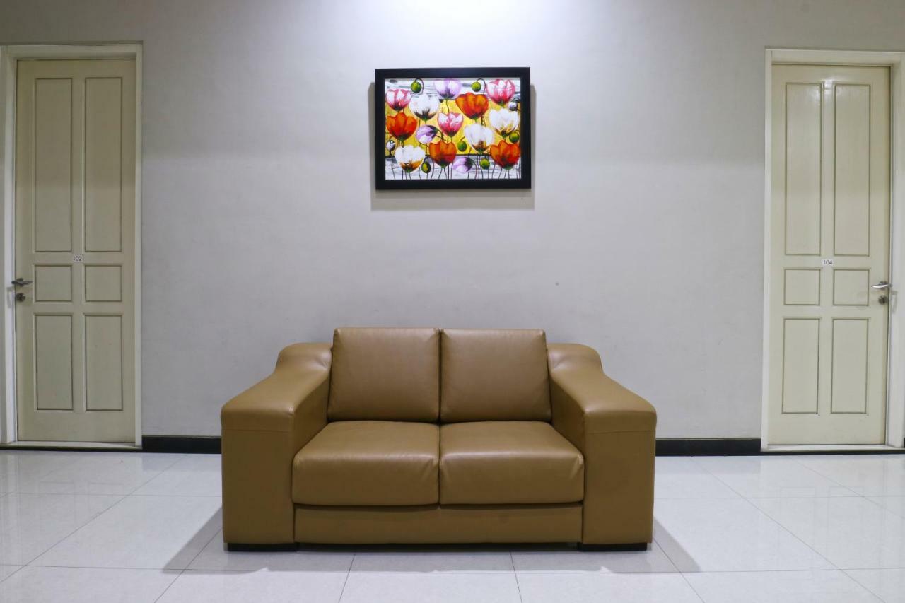 Chiaro Hotel Syariah Sidoarjo Buitenkant foto