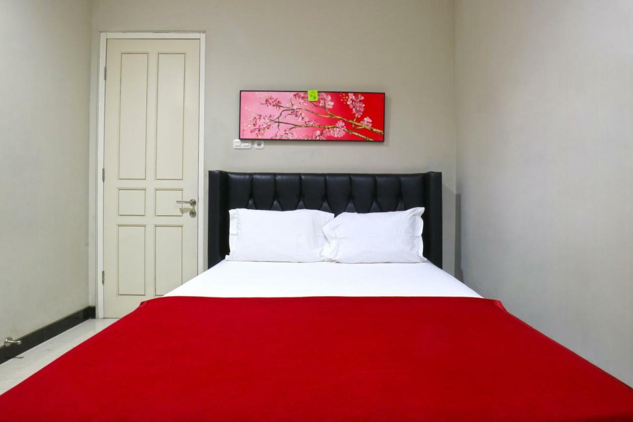 Chiaro Hotel Syariah Sidoarjo Buitenkant foto