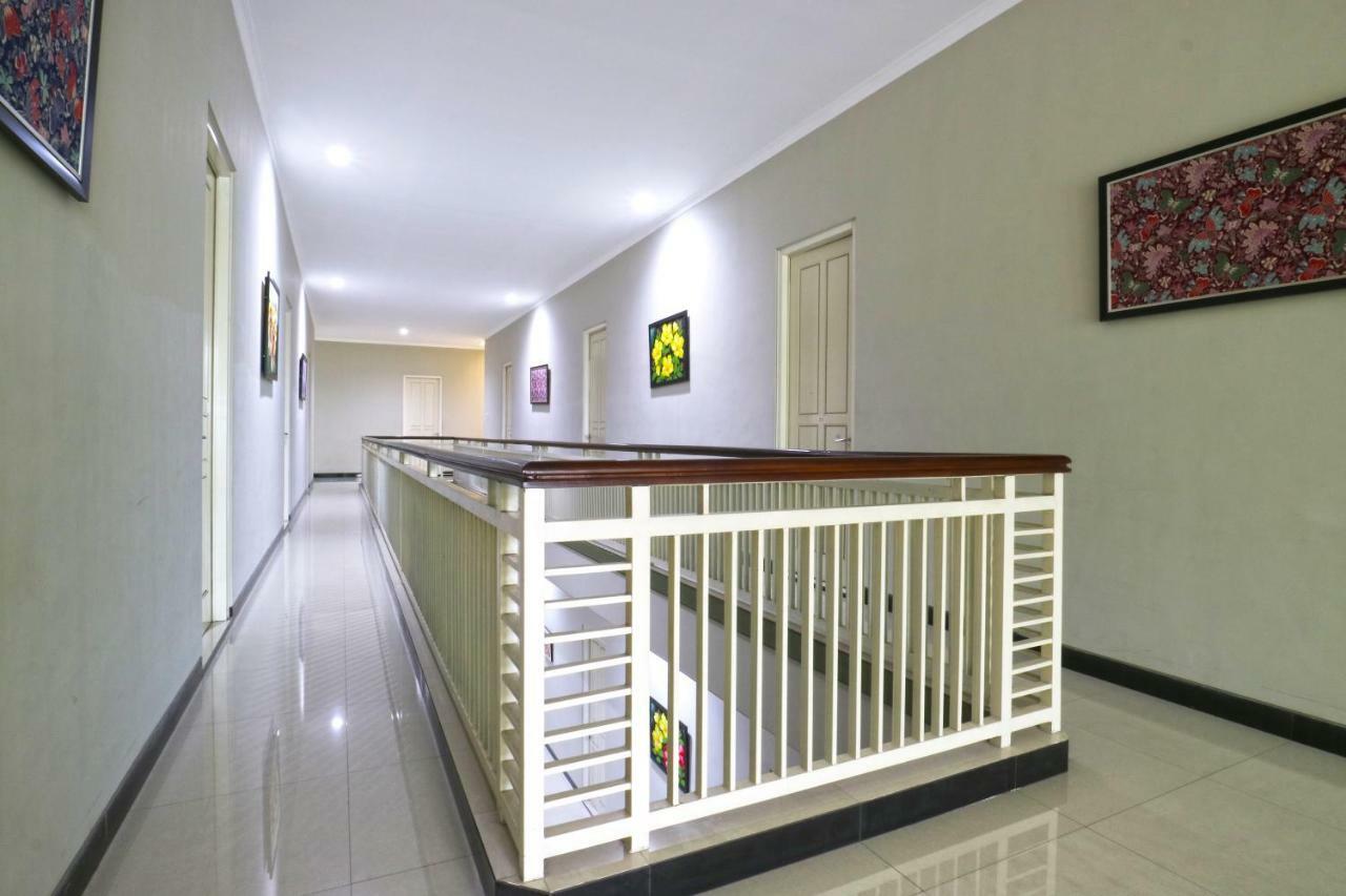 Chiaro Hotel Syariah Sidoarjo Buitenkant foto
